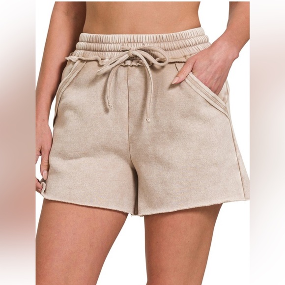 Zenana Outfitters Pants - Acid Wash Fleece Drawstring Shorts With Pockets | Ash Mocha